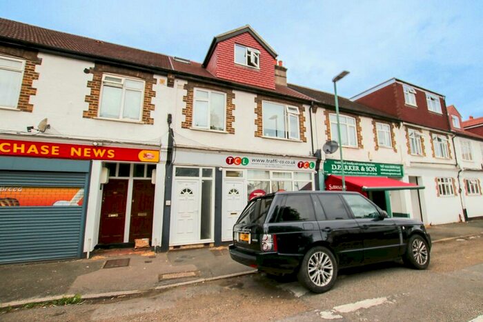 Flat To Rent In Central Avenue, Wallington, SM6