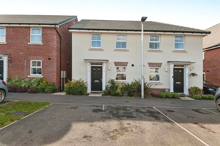 2 Bedroom Semi-Detached House For Sale In Moore Drive, Tiverton, EX16