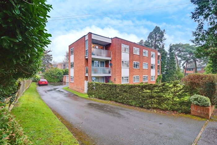 2 Bedroom Flat For Sale In Surrey Road, Poole, Dorset, BH12