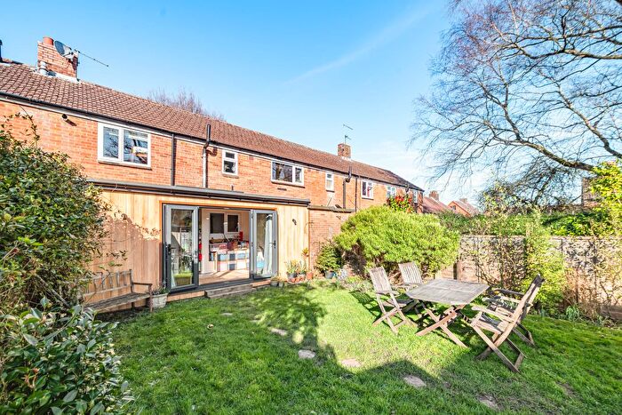 3 Bedroom Terraced House For Sale In Durford Road, Petersfield, Hampshire, GU31