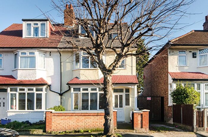 3 Bedroom Maisonette To Rent In St Barnabas Road, Mitcham, CR4