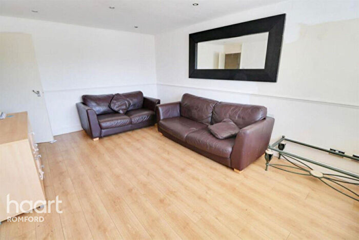 2 Bedroom Apartment To Rent In Braithwaite Avenue, Romford, RM7