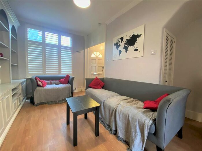 2 Bedroom Property To Rent In Derinton Road, London, SW17