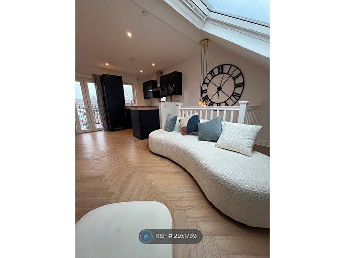 2 Bedroom Flat To Rent In Bedford Street, Cardiff, CF24