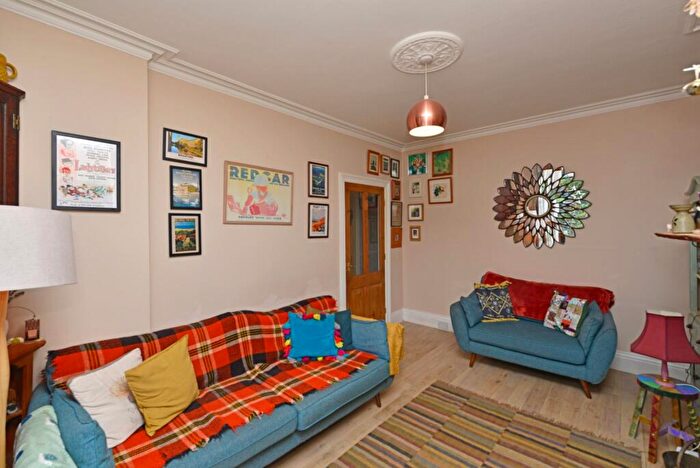 3 Bedroom Terraced House For Sale In Leeds Road, Thackley, Bradford, BD10
