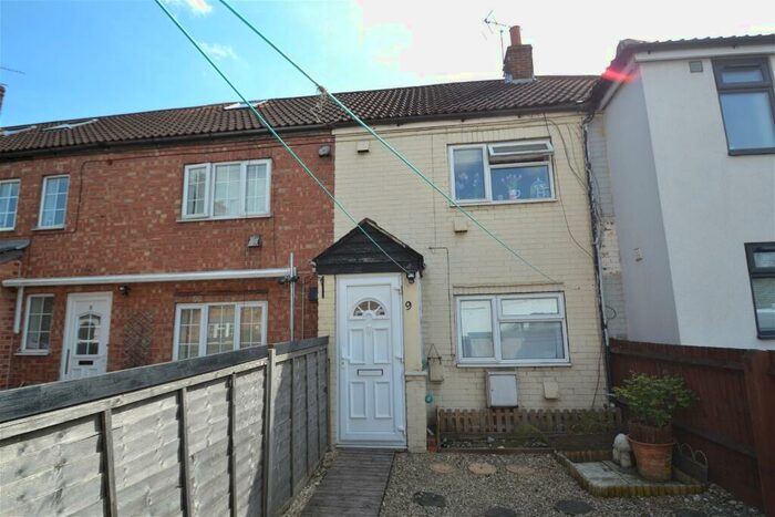 2 Bedroom Terraced House To Rent In Kennet Place, Newbury, RG14