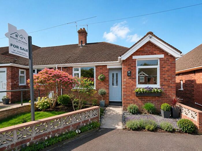 2 Bedroom Bungalow For Sale In Summer Close, Exeter, EX4