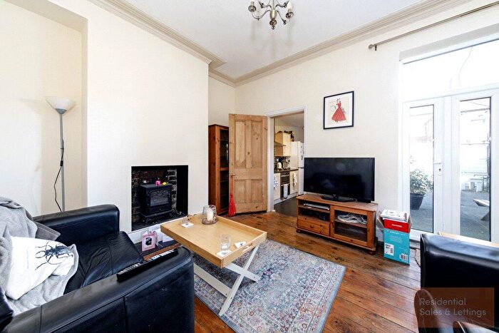 2 Bedroom Apartment To Rent In Lavender Gardens, Jesmond, Newcastle-Upon-Tyne, NE2