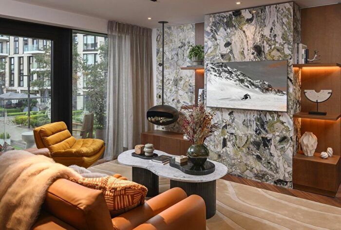 3 Bedroom Apartment For Sale In London Dock, Arrival Square, Wapping, E1W