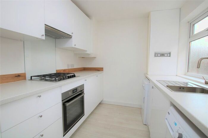 1 Bedroom Flat To Rent In Reading Road, Winnersh, Wokingham, RG41