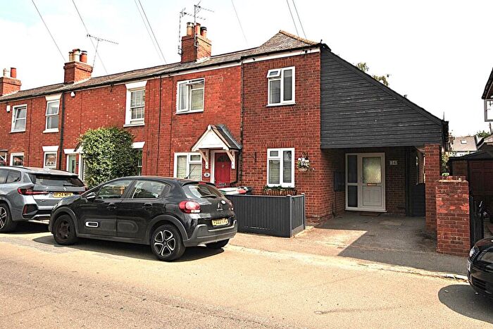 3 Bedroom End Of Terrace House To Rent In Kidmore End Road, Emmer Green, Reading, RG4