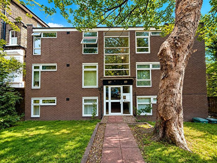 2 Bedroom Flat For Sale In Granville Park, London, SE13