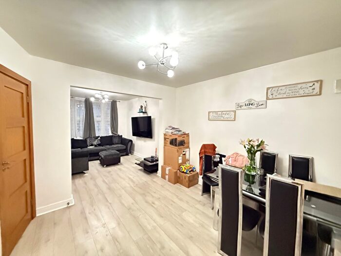 3 Bedroom Terraced House To Rent In Durban Road East, Watford, WD18