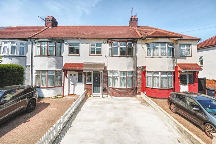 3 Bedroom Terraced House For Sale In Seaforth Drive, Waltham Cross, EN8