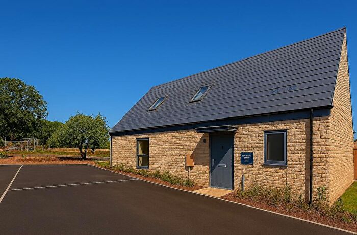 2 Bedroom Detached House For Sale In Thames View, Blunsdon, Swindon, SN26