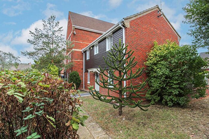 3 Bedroom End Of Terrace House For Sale In Turgis Road, Fleet, GU51