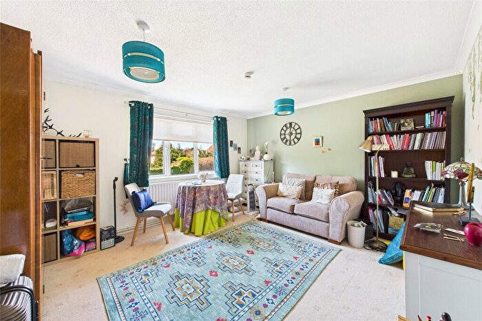 1 Bedroom Apartment For Sale In Heron Wood Road, Aldershot, Hampshire, GU12