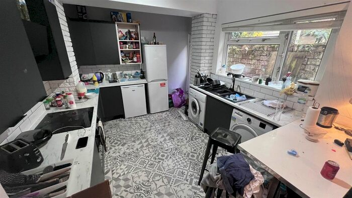 5 Bedroom Property To Rent In Carlton Terrace, Mount Pleasant, Swansea, SA1