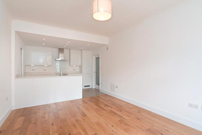 2 Bedroom Apartment To Rent In Grove End Gardens, Grove End Road, St John's Wood, London, NW8