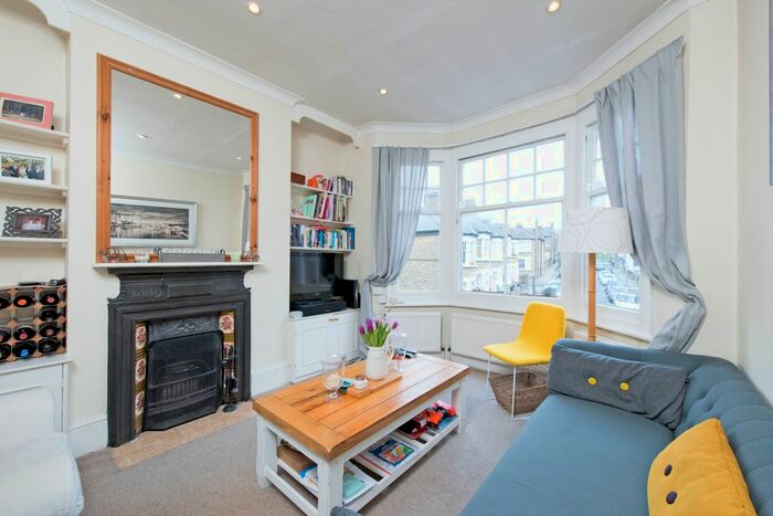 2 Bedroom Flat To Rent In Denton Street, London, SW18