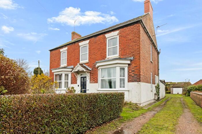 5 Bedroom Detached House For Sale In Station Street, Misterton, DN10