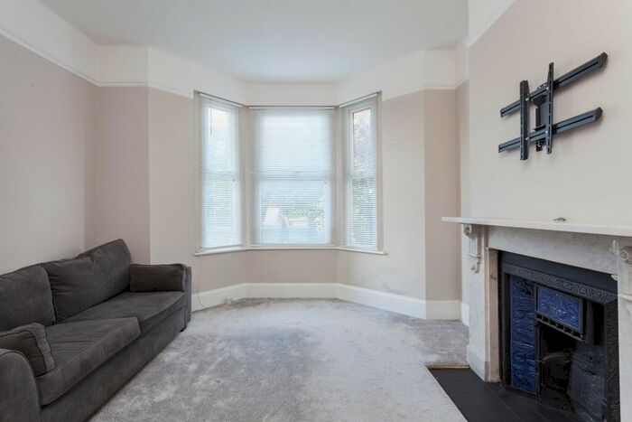 2 Bedroom Flat To Rent In Britannia Road, IG1