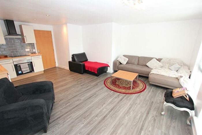 1 Bedroom Apartment To Rent In Follett Street, Poplar, E14