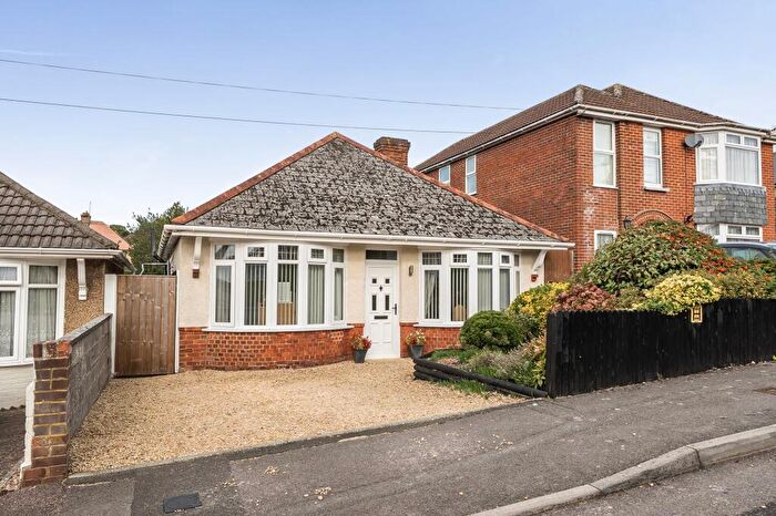 3 Bedroom Detached Bungalow For Sale In Australian Avenue, Salisbury, SP2