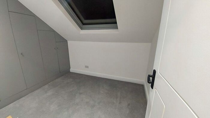 1 Bedroom Flat To Rent In Upper Clapton Road, London, E5