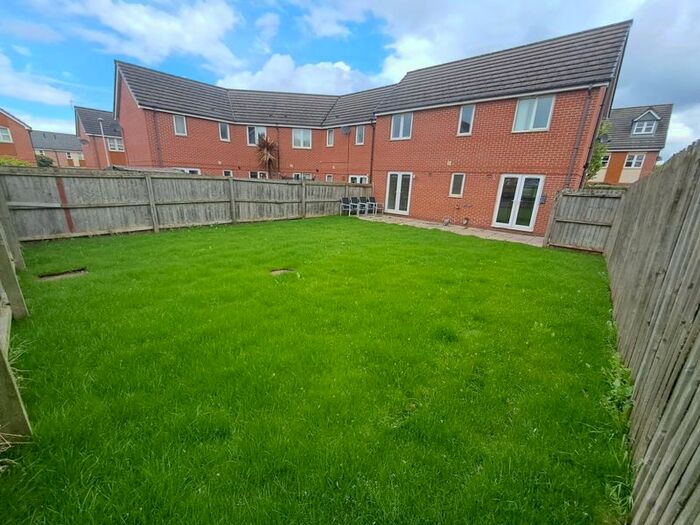 3 Bedroom Semi-Detached House For Sale In Lockfield, Runcorn, WA7