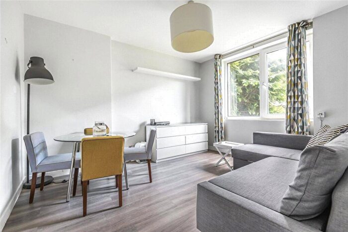 1 Bedroom Flat To Rent In York Road, Battersea, London, SW11