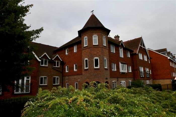 2 Bedroom Flat To Rent In Ockford Road, Godalming, GU7