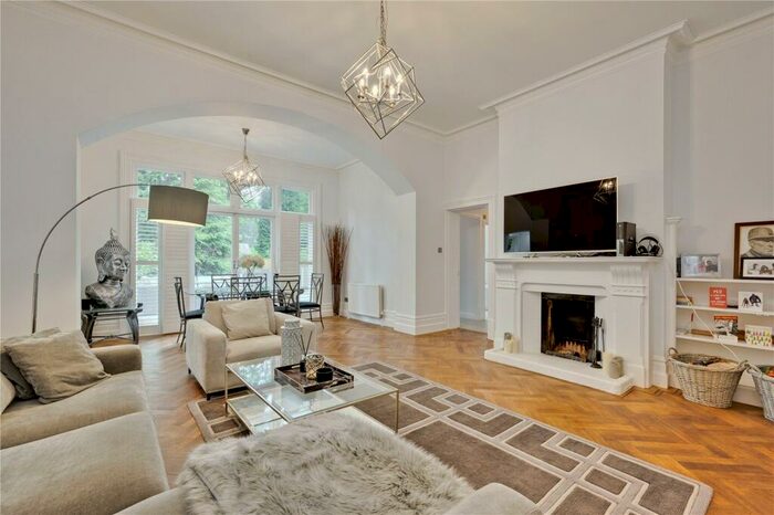 2 Bedroom Apartment To Rent In Mostyn Court, Egerton Road, Weybridge, Surrey, KT13