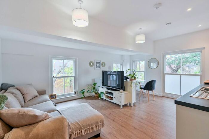 1 Bedroom Flat To Rent In Hanworth Road, Feltham, London, TW13