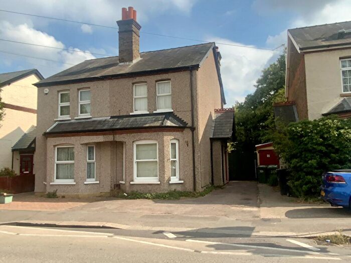 1 Bedroom Ground Maisonette For Sale In Hook Road, Epsom, Surrey, KT19