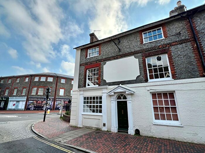 2 Bedroom Flat To Rent In Friars Walk, Lewes, BN7
