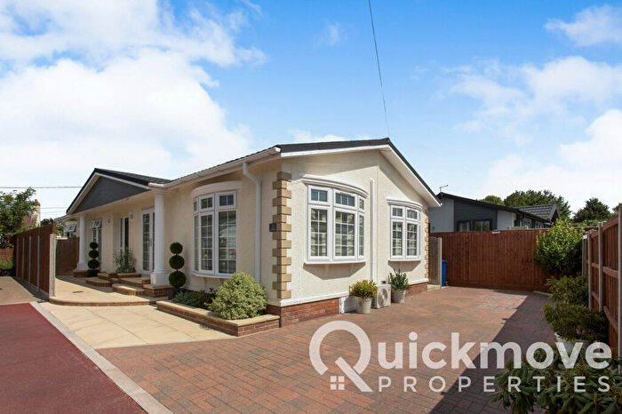 2 Bedroom Park Home For Sale In Royston, Cambridgeshire, SG8