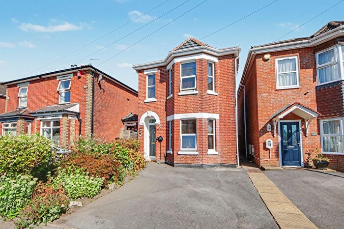 3 Bedroom Detached House For Sale In Chatsworth Road, Bitterne, SO19
