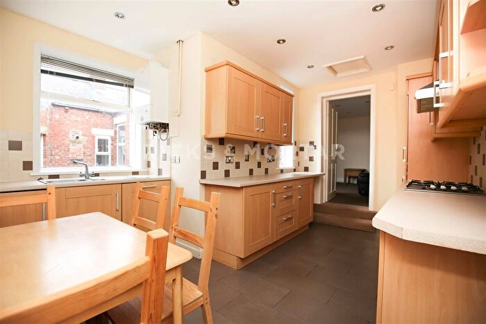 3 Bedroom Flat To Rent In Shortridge Terrace, Jesmond, Newcastle Upon Tyne, NE2