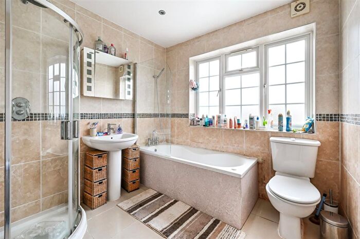 5 Bedroom Property To Rent In Buckleigh Avenue, London, SW20