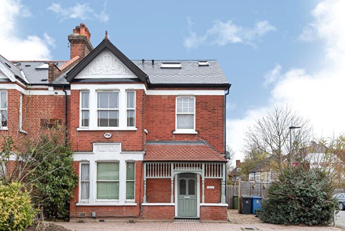 2 Bedroom Flat To Rent In Aldermary Road, Bromley, Kent, BR1