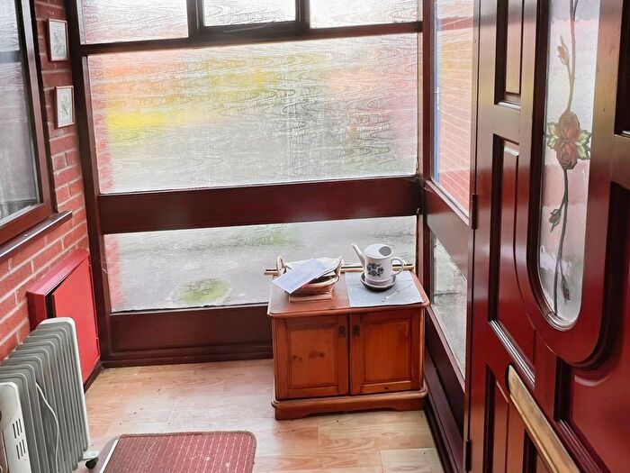 2 Bedroom Semi-Detached Bungalow For Sale In Radiant Road, Leicester, LE5