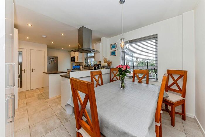 3 Bedroom Detached Bungalow For Sale In Aveland Road, Ketton, Stamford, PE9 - Photo 5