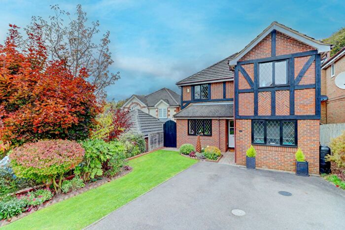 4 Bedroom Detached House For Sale In Foxhill Close, High Wycombe, Buckinghamshire, HP13