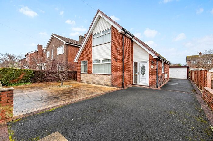 3 Bedroom Detached House For Sale In Meadow Lane, Fearnhead, WA2