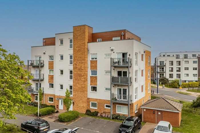 2 Bedroom Flat For Sale In Binnie Lodge, Binnie Road, Dartford, DA1