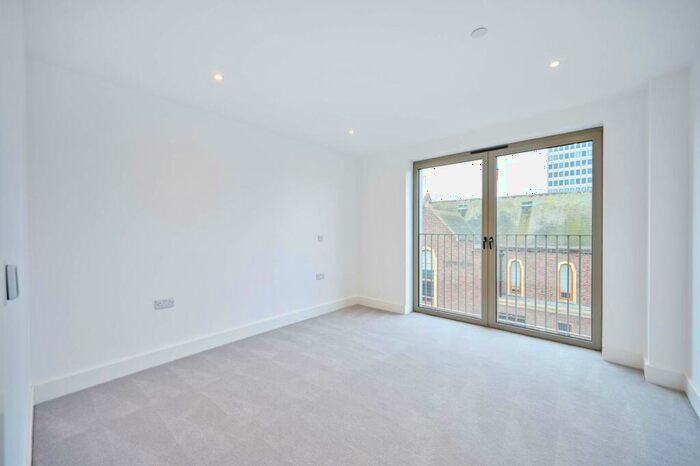 2 Bedroom Flat For Sale In Jade Apartments, New Malden, KT3