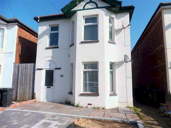 2 Bedroom Flat To Rent In Capstone Road, Bournemouth, BH8