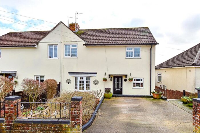 3 Bedroom Semi Detached House For Sale In New Road, Havant, Hampshire, PO9