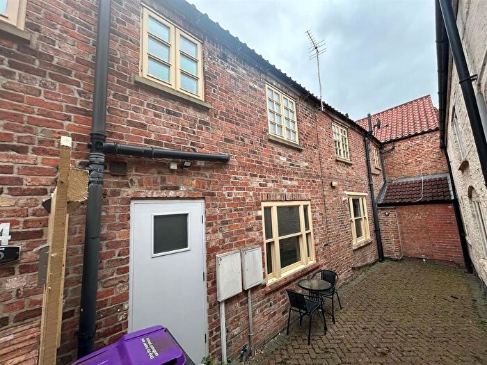 2 Bedroom Flat To Rent In Bexon Court, Louth, LN11